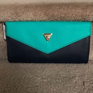 Guess Clutch